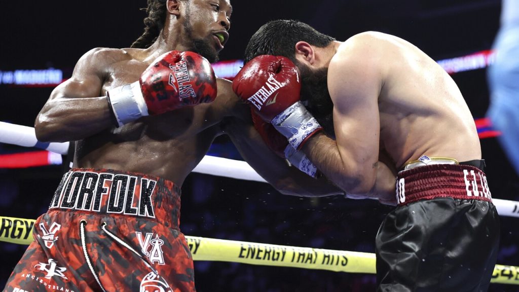 Keyshawn Davis Secures Unanimous Decision Victory, Maintains Undefeated Record