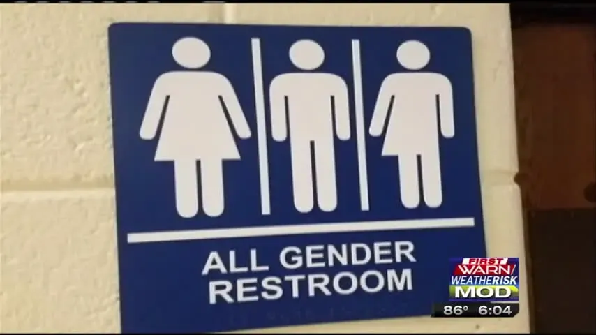 Illinois Senate bill would require gender neutral restrooms remove ‘offensive’ urinals